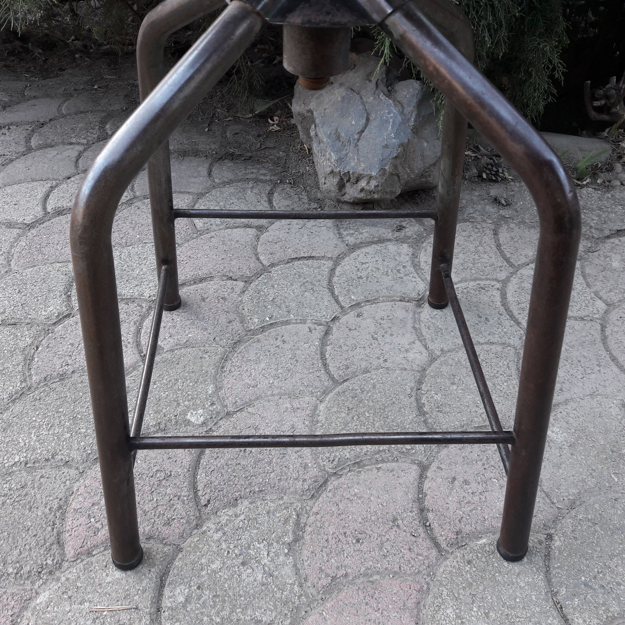 Tabouret à vis