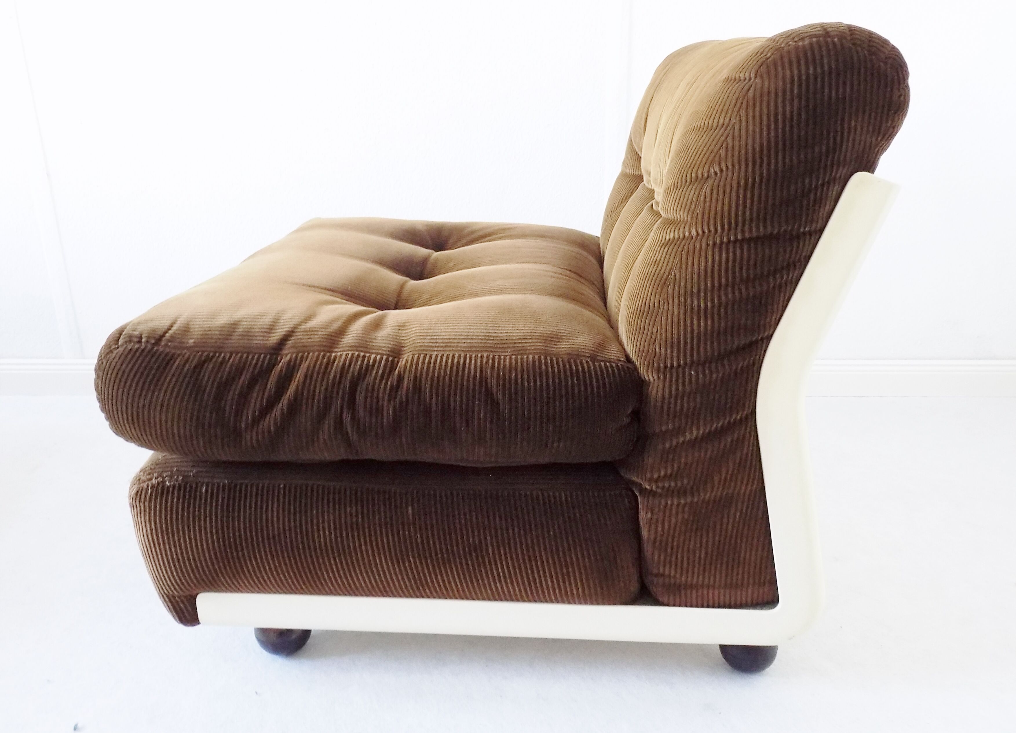 Pair of Amanta chairs by Mario Bellini for C&B Italia