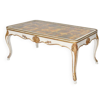 Table basse de style Louis XV