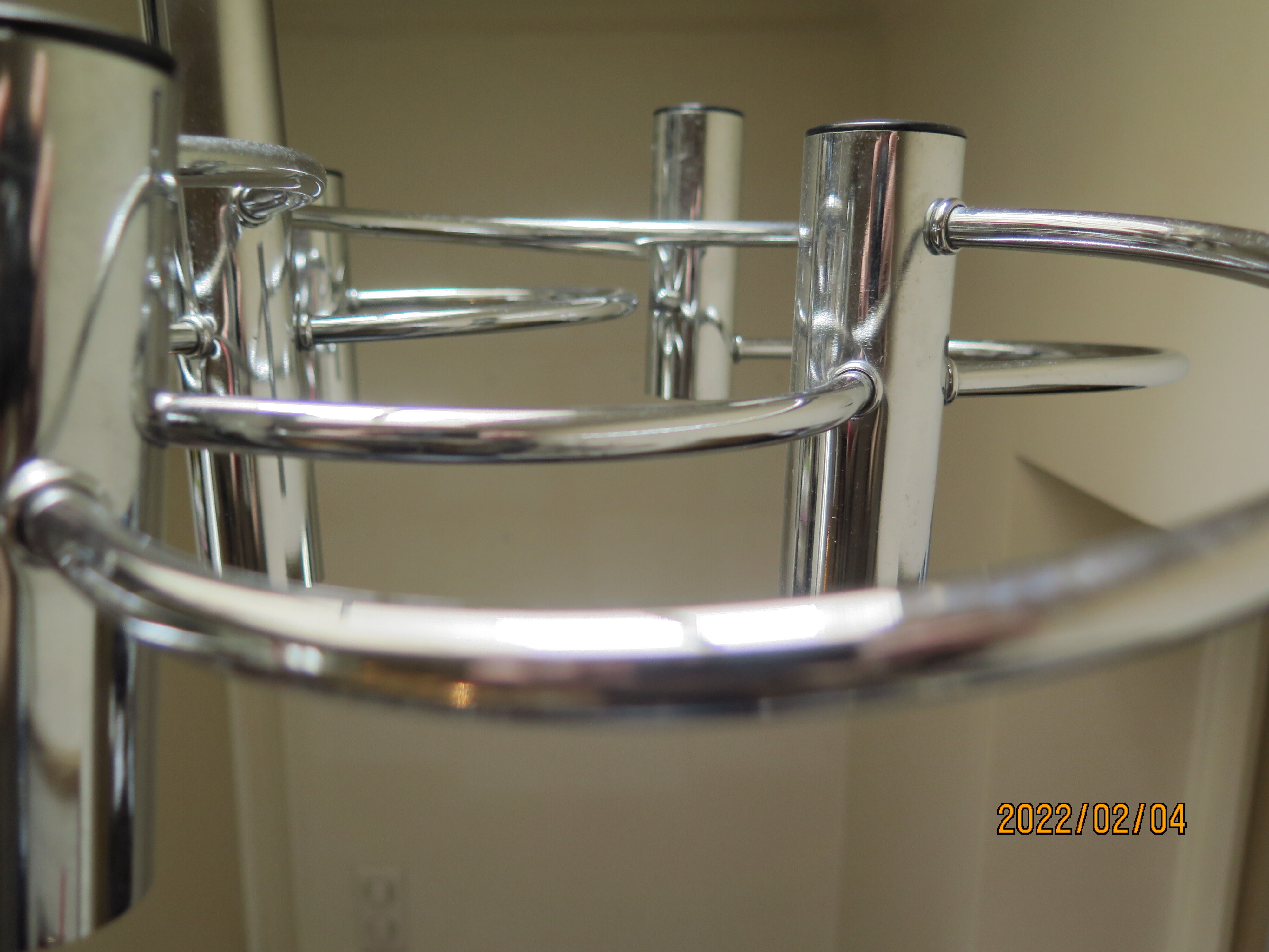 Sciolari chrome metal ceiling light with 8 light sources.