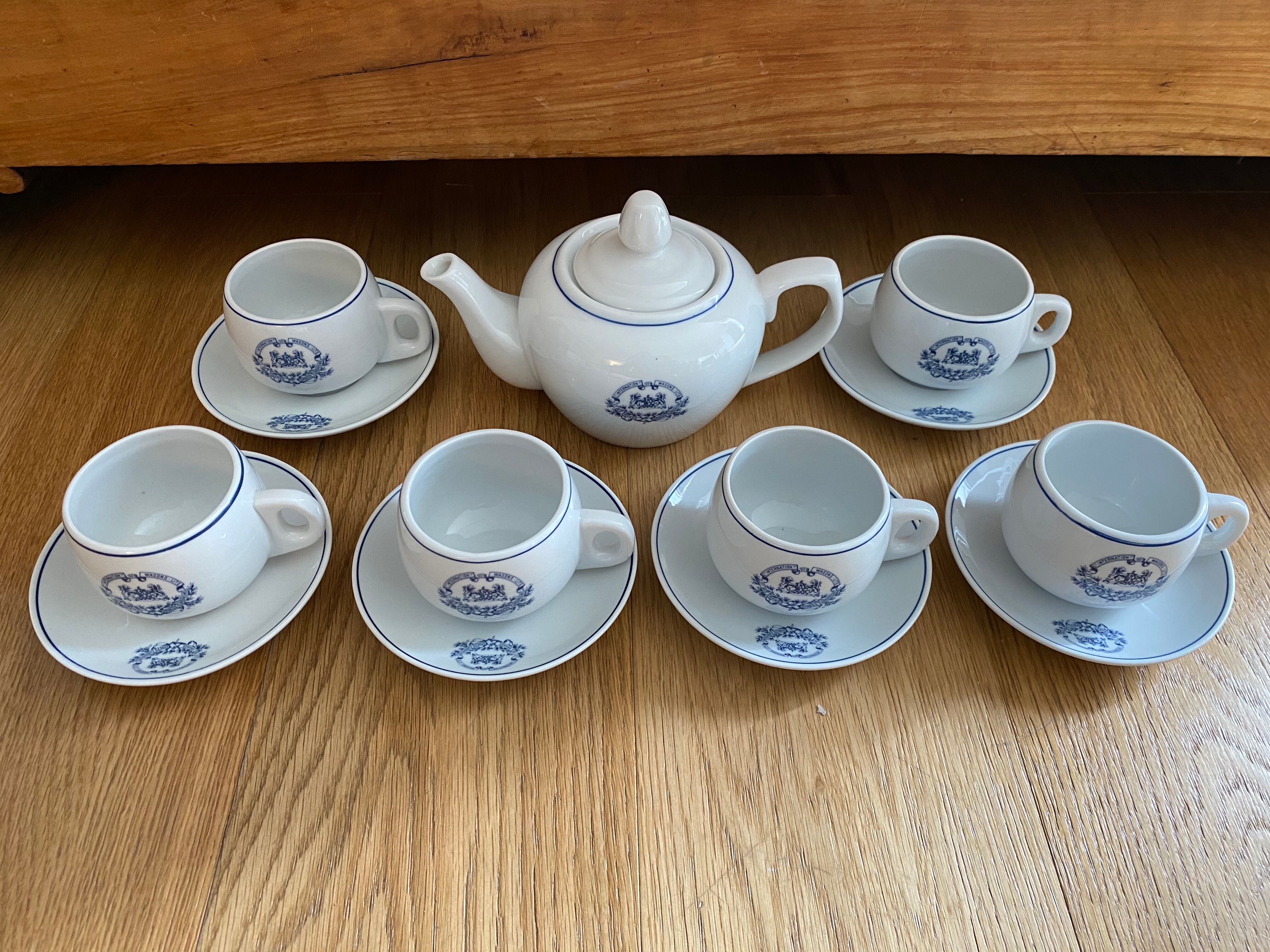 Tea/coffee service Wagons Beds