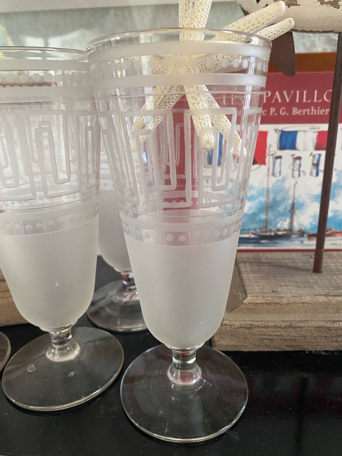 Lot de 4 verres à pied gravés de style Art Déco