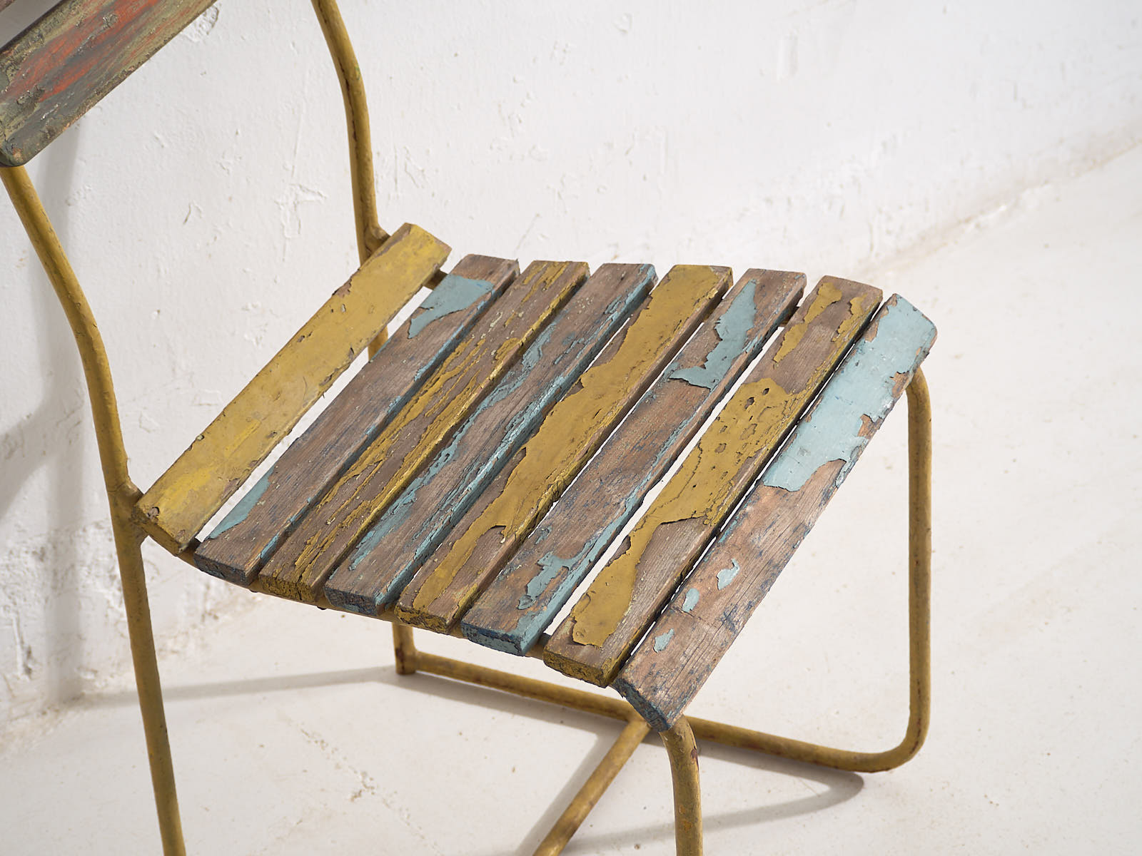 Antique outdoor chairs (c.1920). Set of 4 pieces no. 16