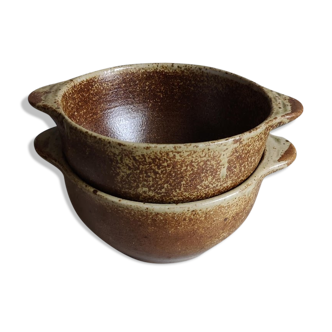 Set of two stoneware bowls