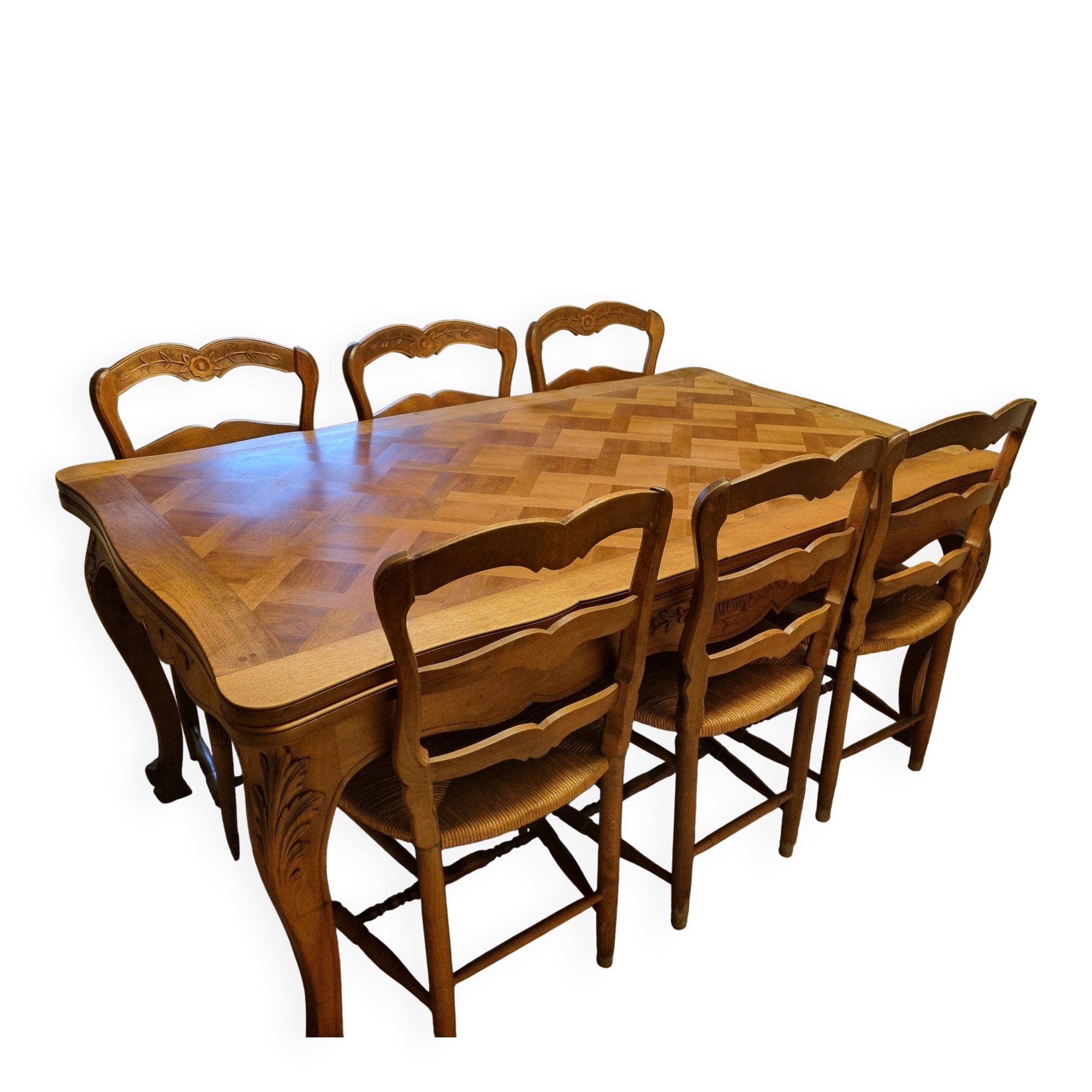 Extendable dining table + Provençal style chairs