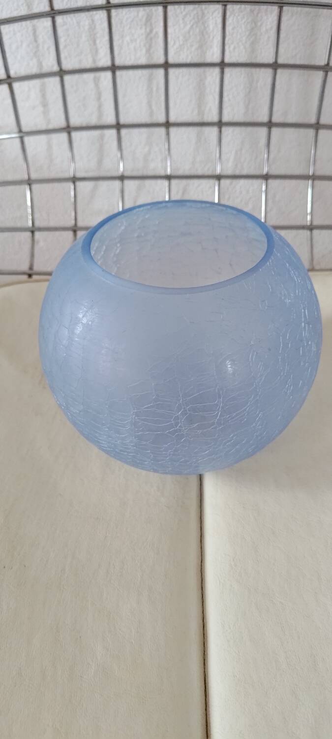 Cracked glass ball vase