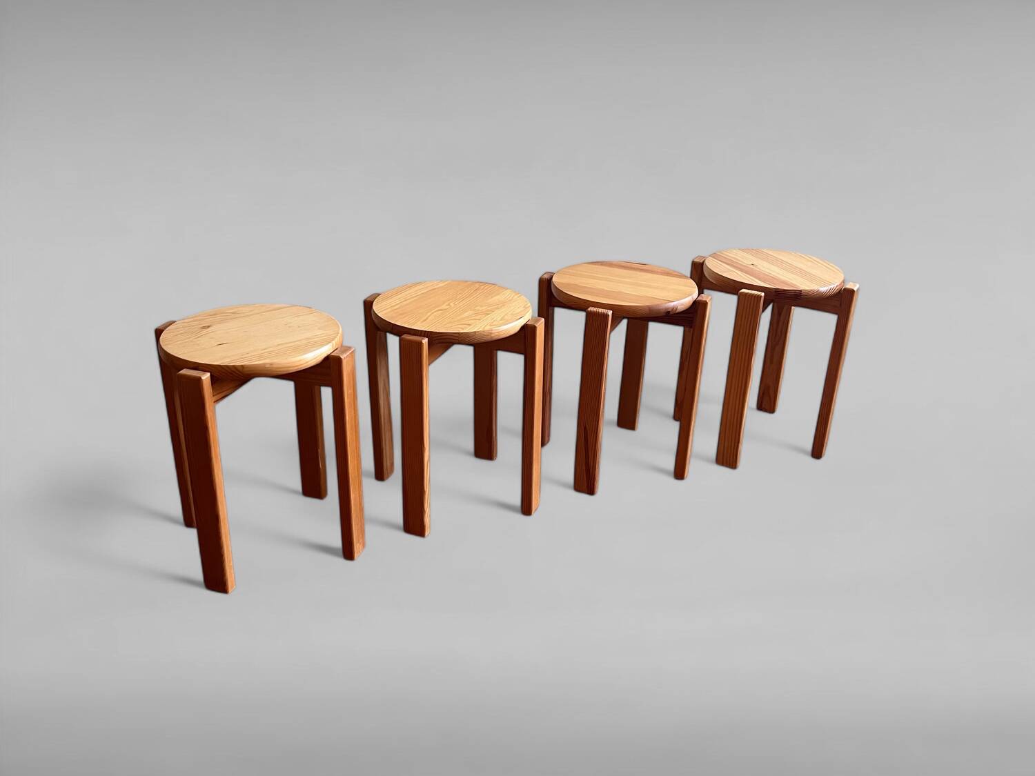 Tabouret en bois résineux, set de 4