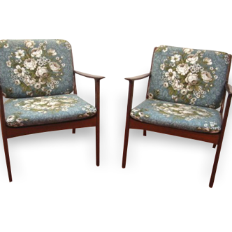 Paire de fauteuils acajou et tissu fleuri