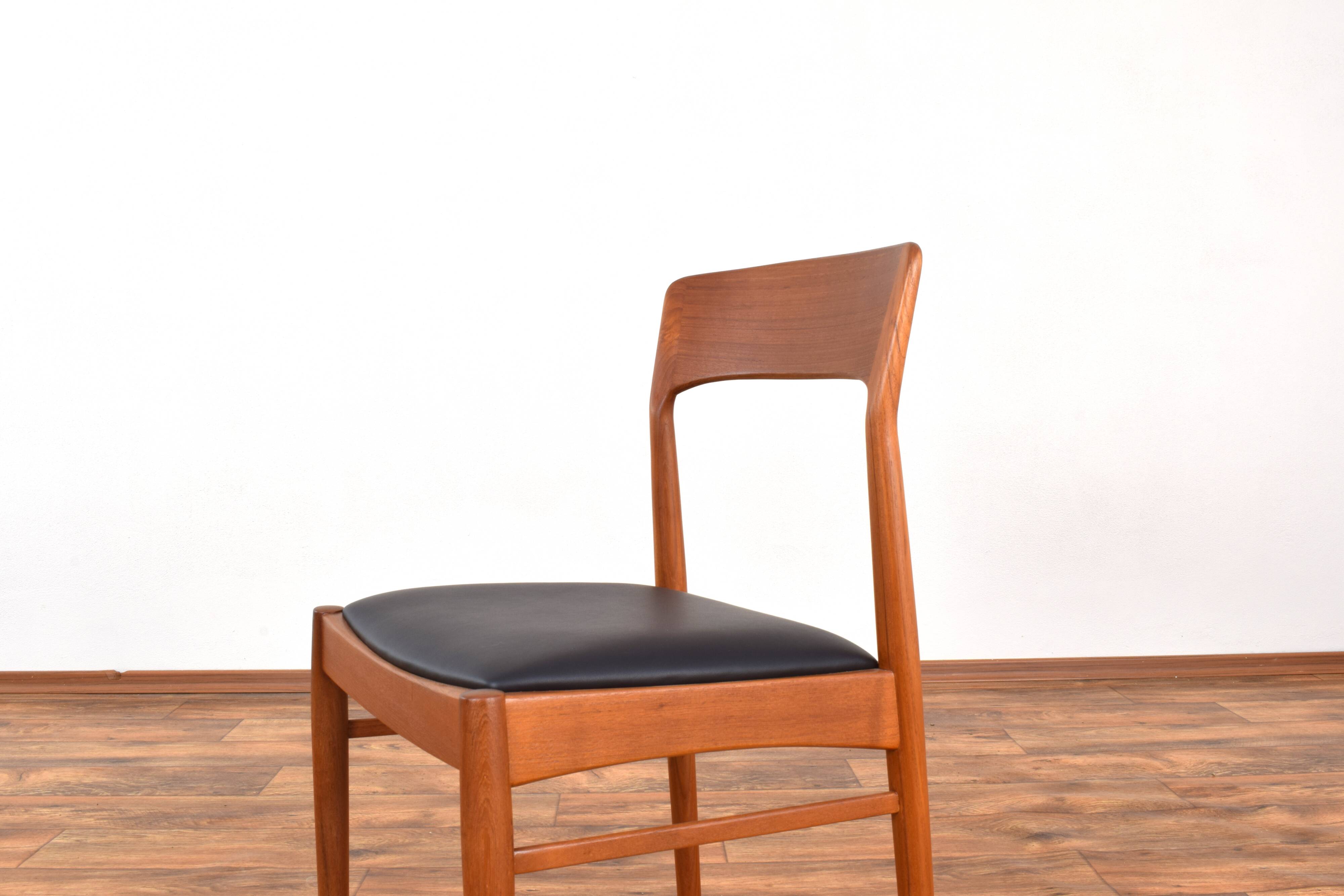 Chaises de salle à manger danoises en teck et cuir par Henning Kjærnulf pour Korup Stolefabrik, années 1960, lot de 4