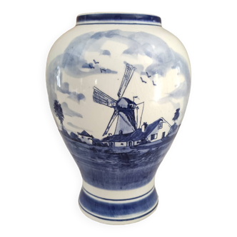 Delfts Blue FG vase Dutch landscape on one side and floral decoration on the other