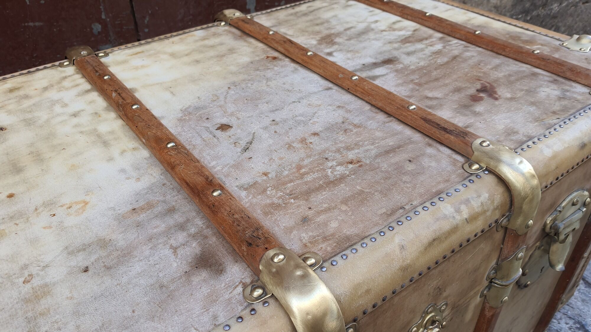 Malle auto travel trunk made of pigskin