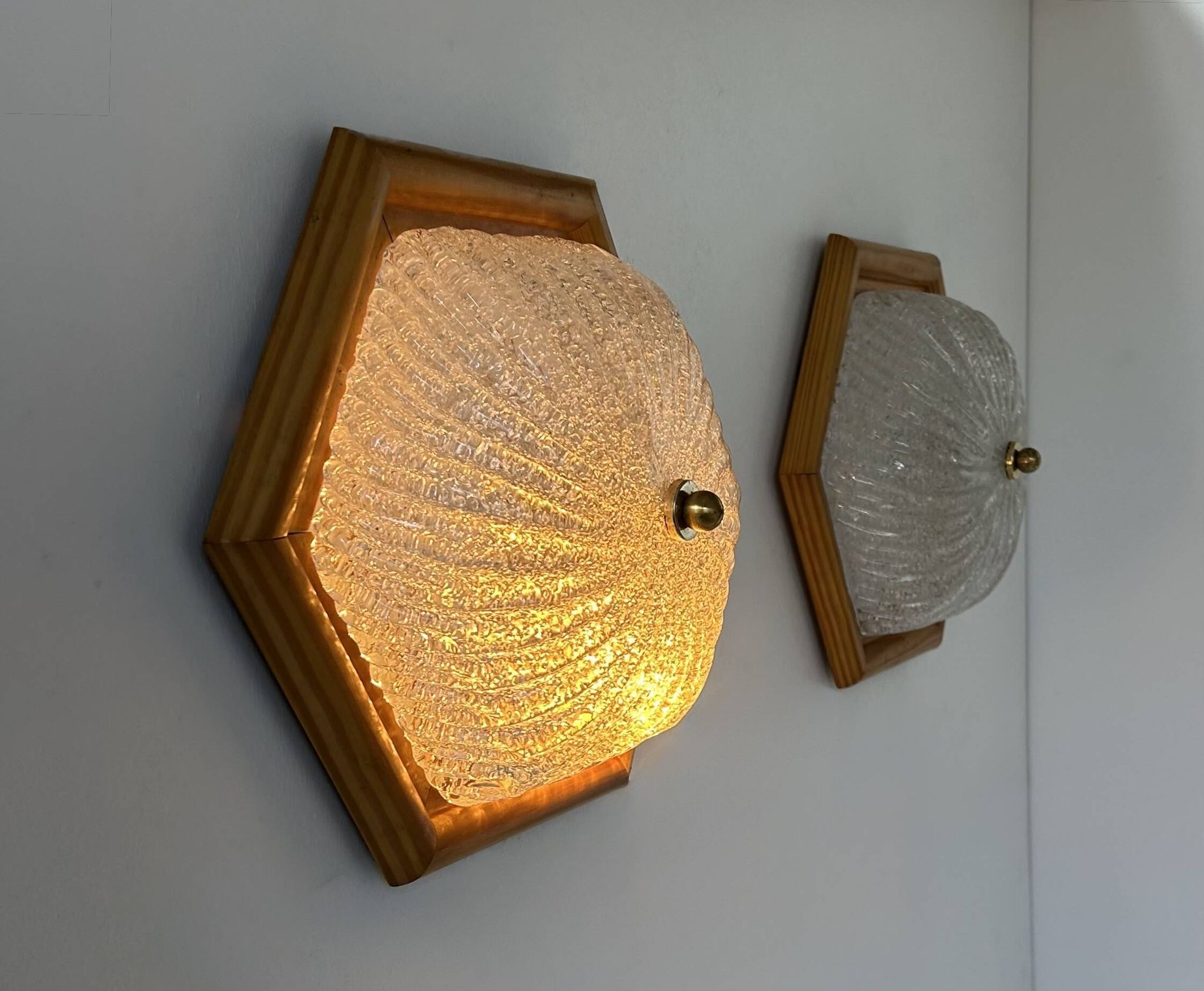 Pair of vintage wall lights, pine and Murano glass, Italy 1980