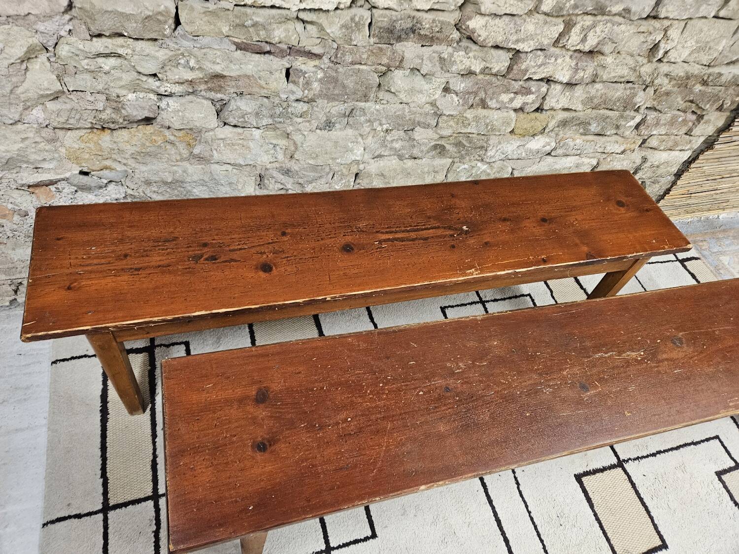 Lot deux bancs de ferme sapin vintage