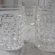 Set of whisky decanter and its 4 assorted glasses 70s