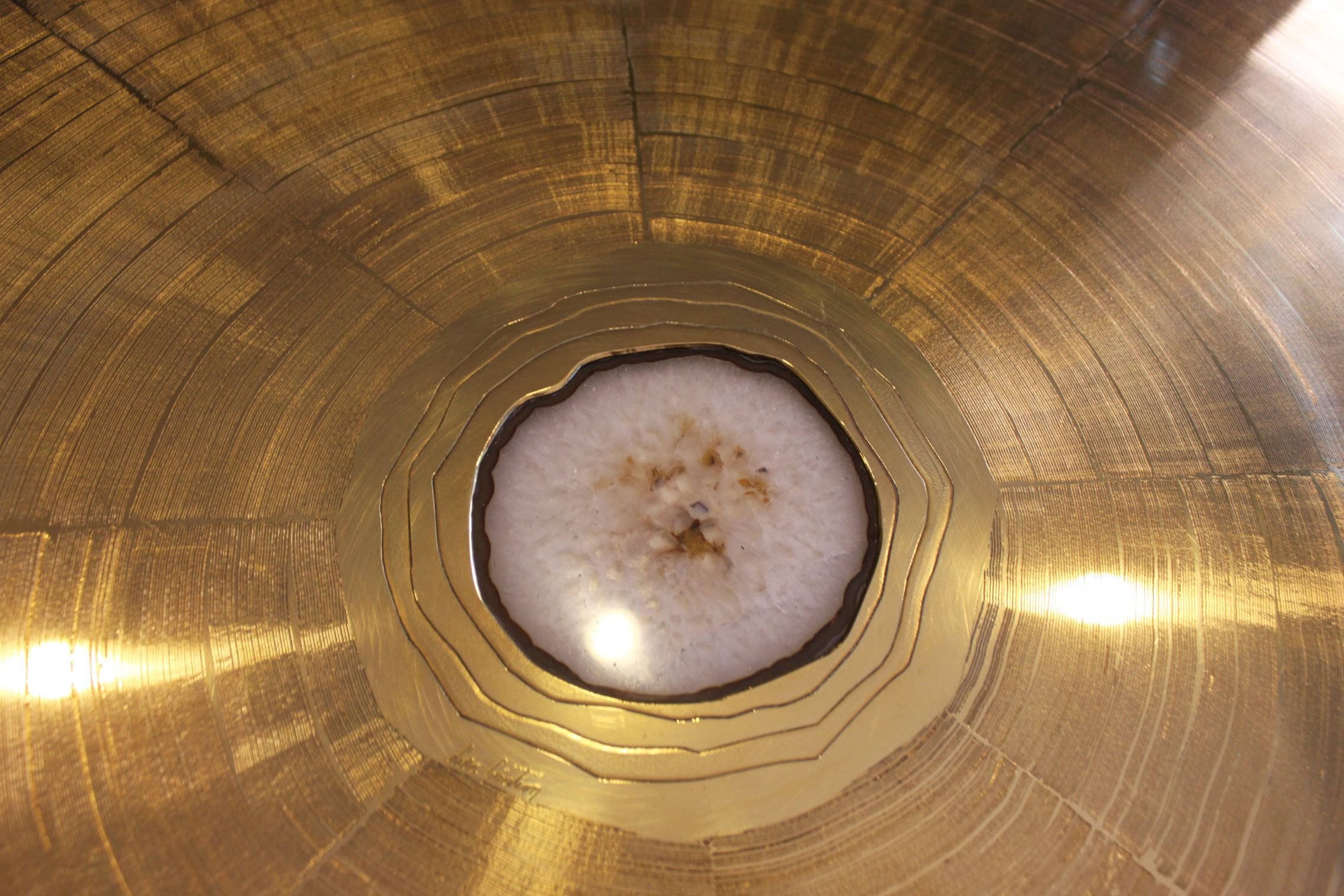 Table basse en laiton gravé et pierre d’agate Lova Création, 1970