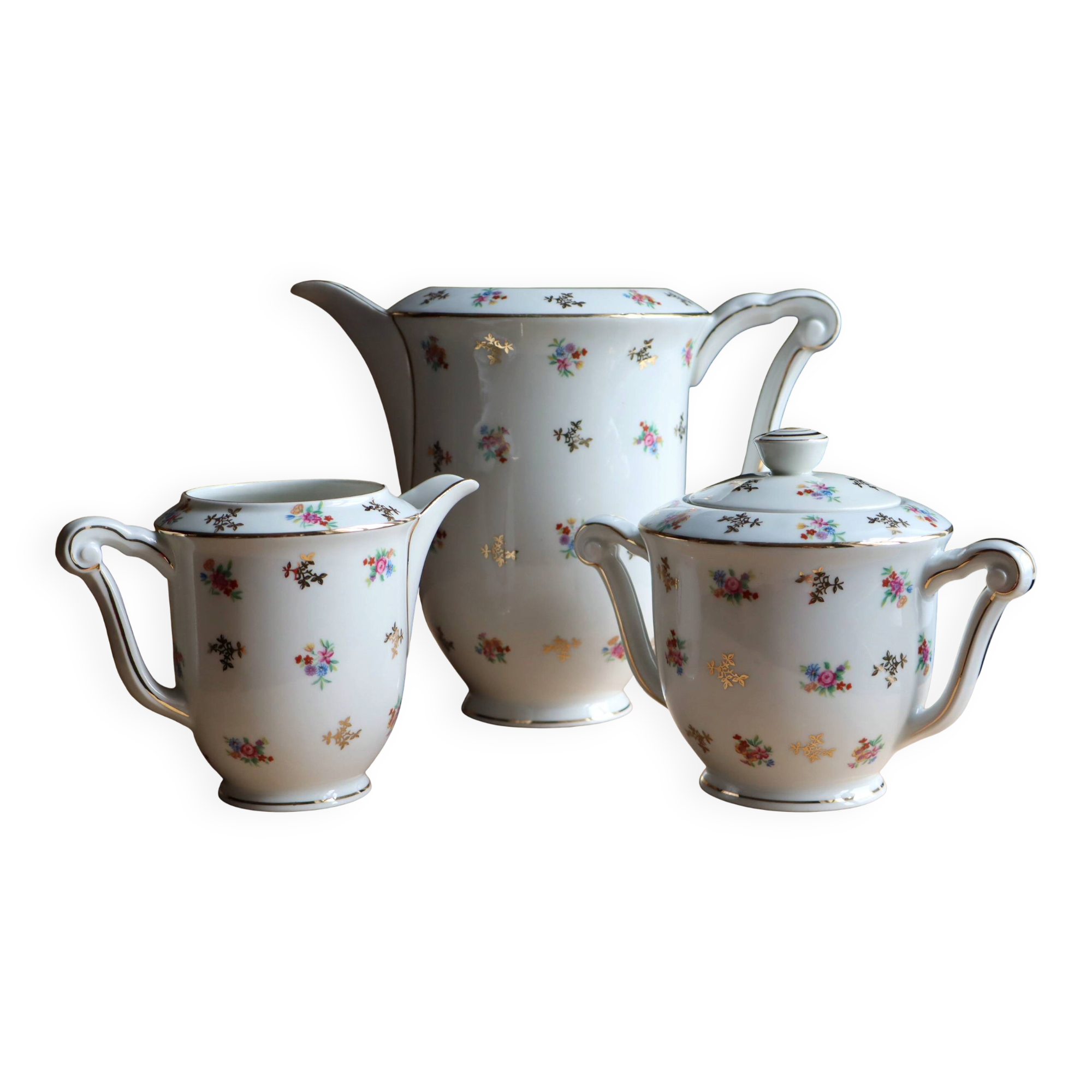 Service de table en porcelaine de Limoges Raynaud - Décor fleuri & or