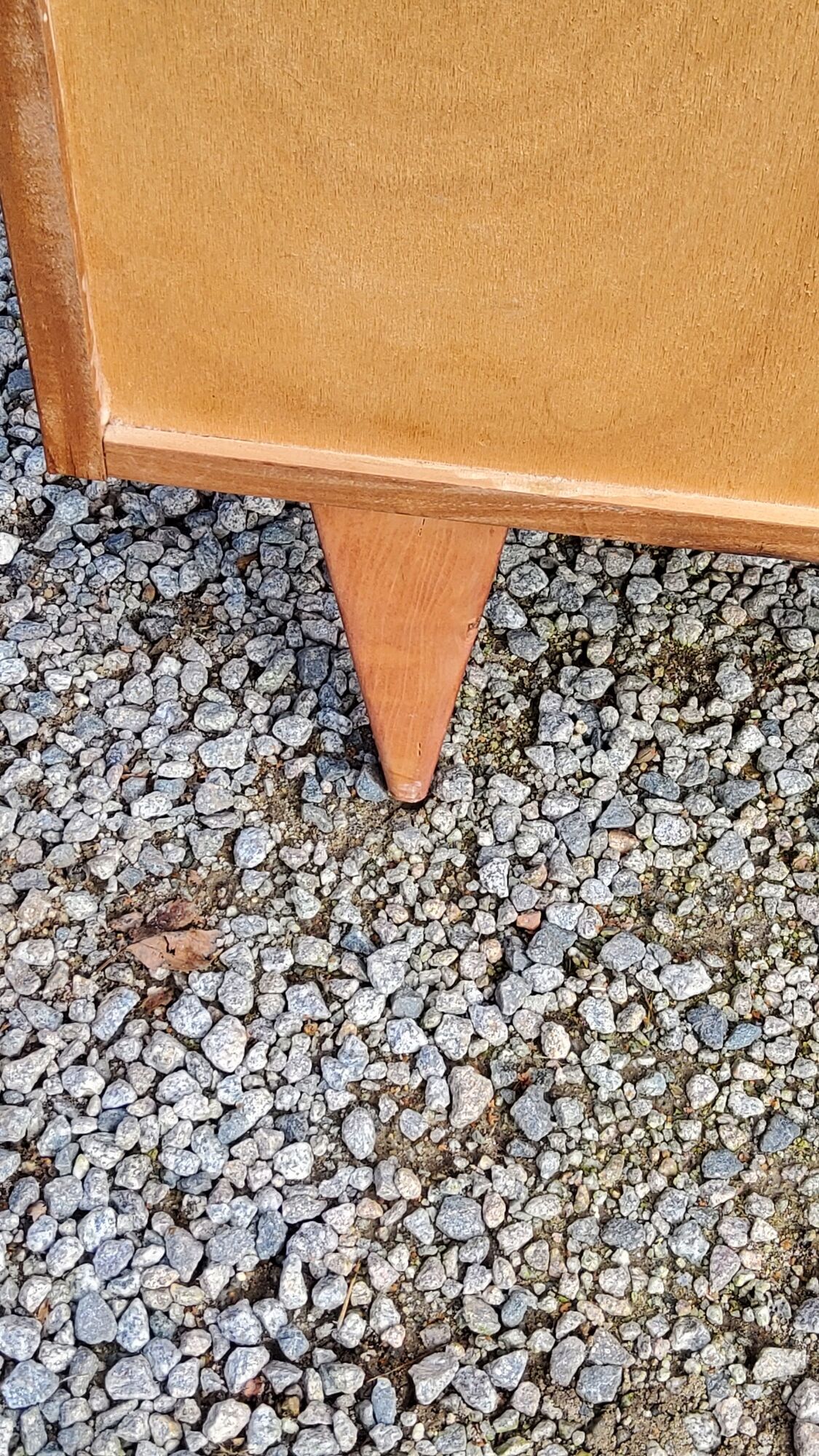 Vintage chest of drawers from the 50s/60s in golden mahogany 4 drawers feet bobbin
