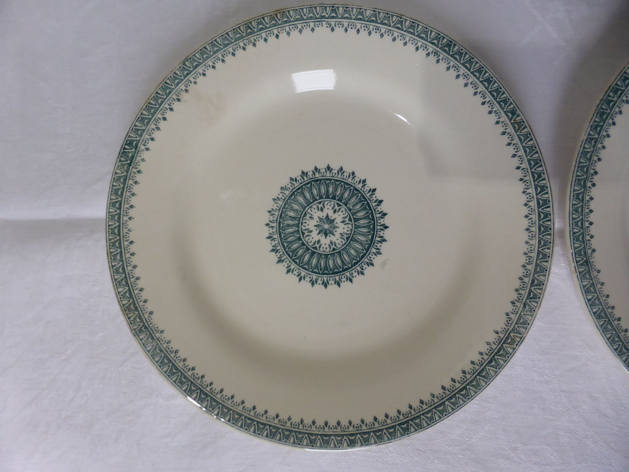 2 assiettes plates Creil Montereau modèle service anglais 211206