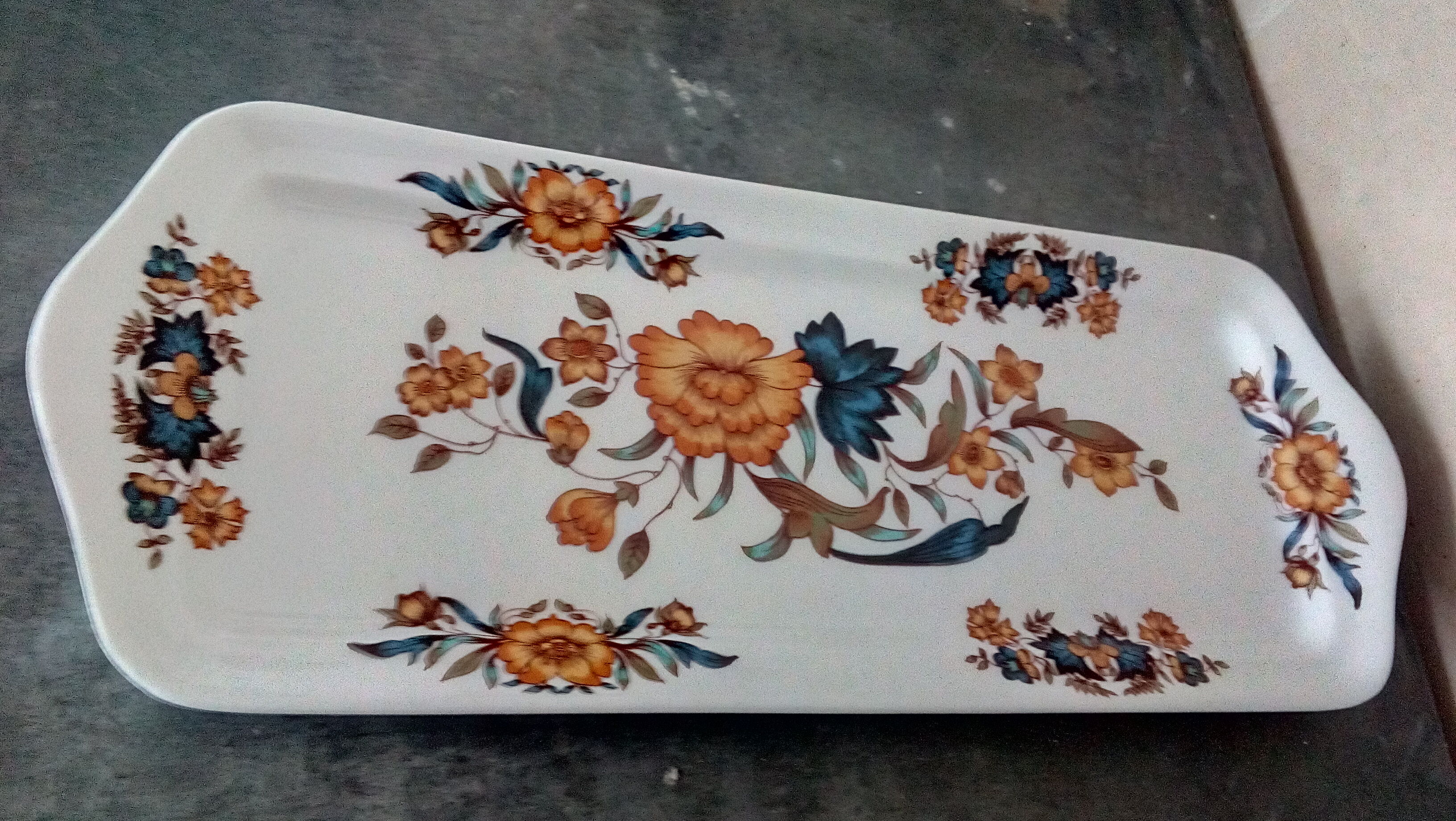 Pillivuyt porcelain cake dish