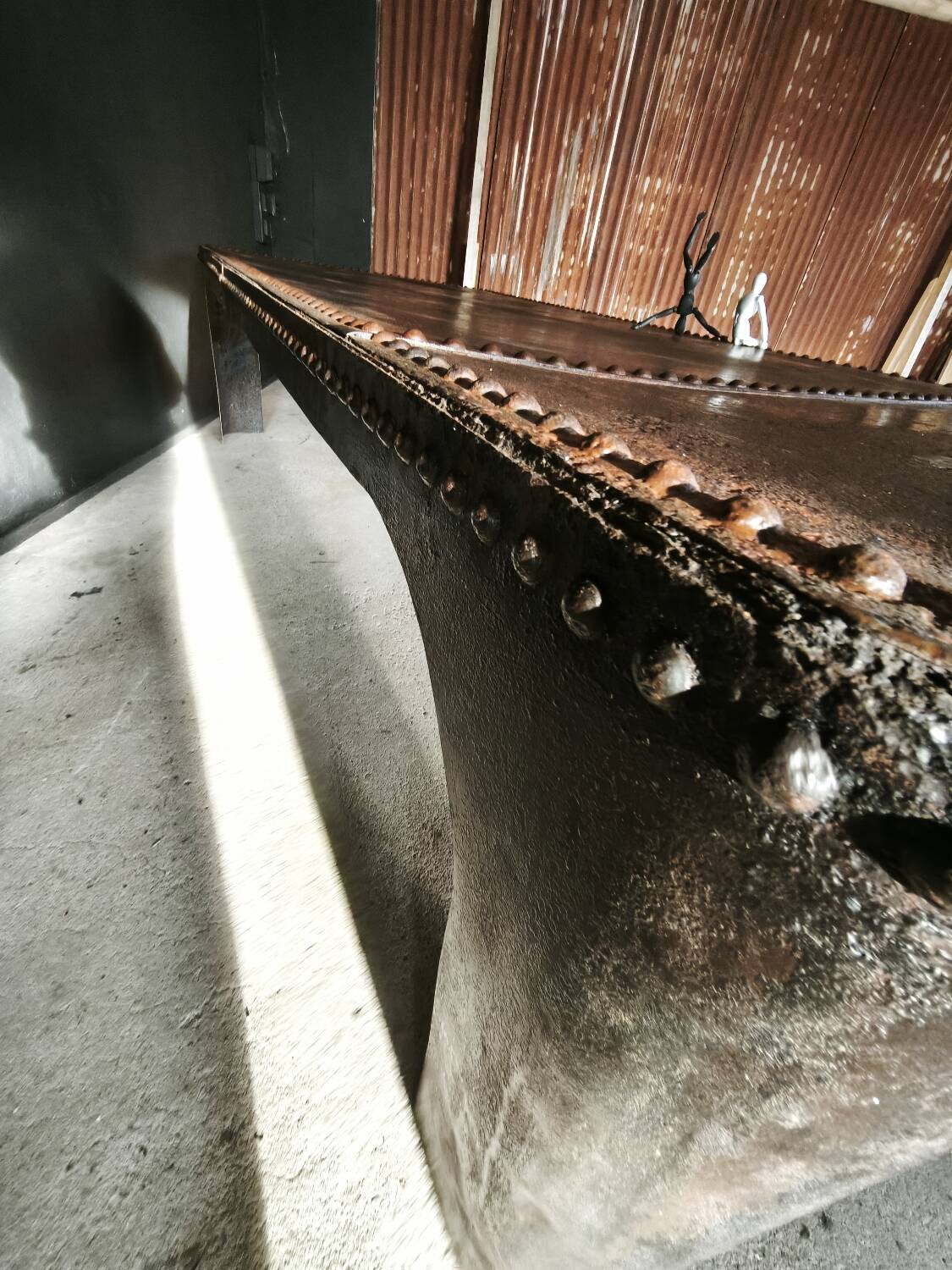 Riveted industrial table