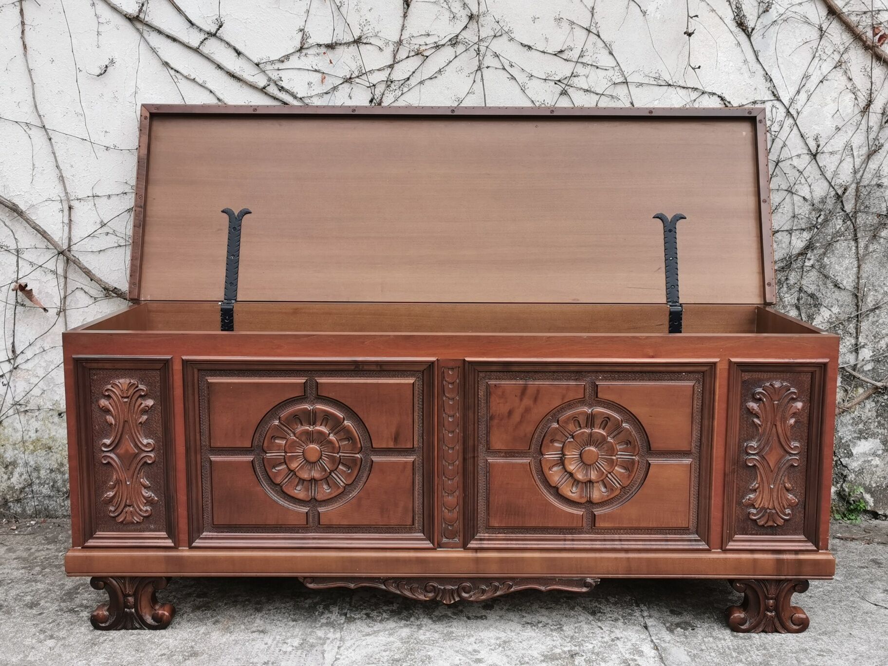 Carved walnut chest of drawers, 1970s
