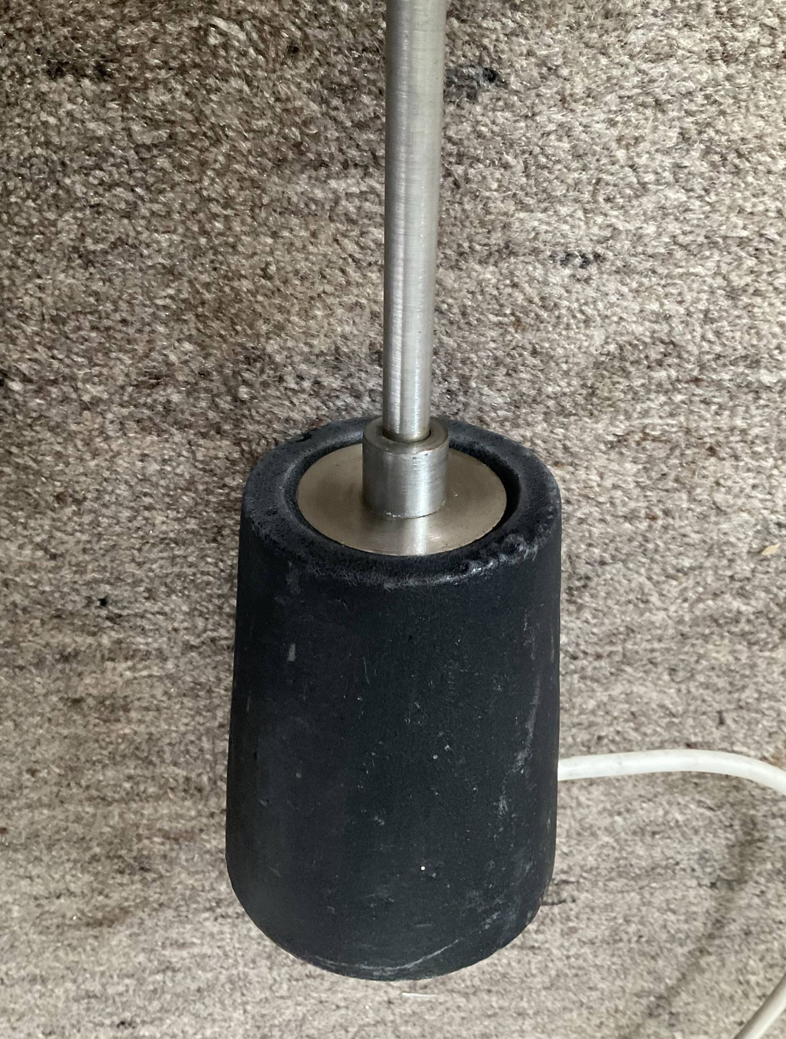 Lampadaire minimaliste en fonte et métal chromé