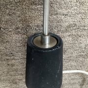 Lampadaire minimaliste en fonte et métal chromé