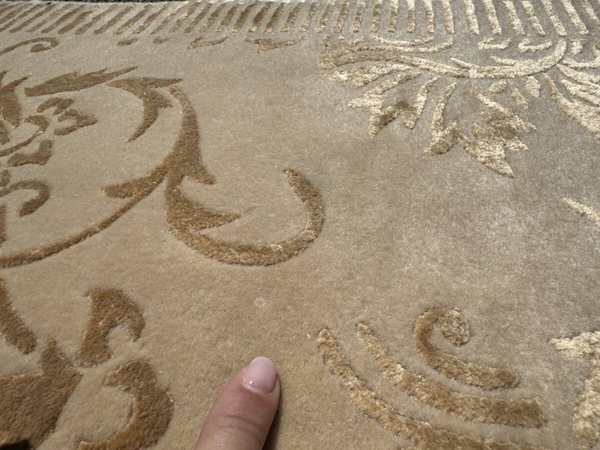 Wool and Silk Rug from Nepal 180x120 cm