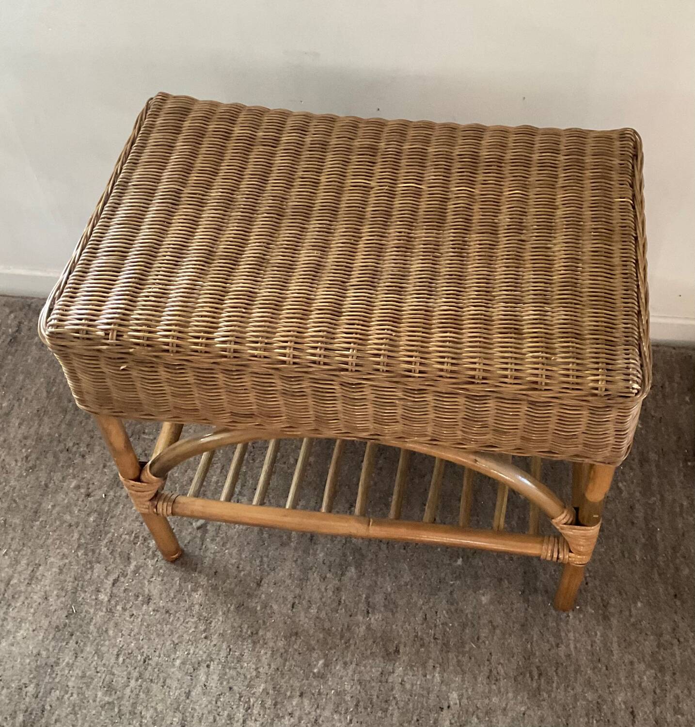 Banc en rotin des années 70