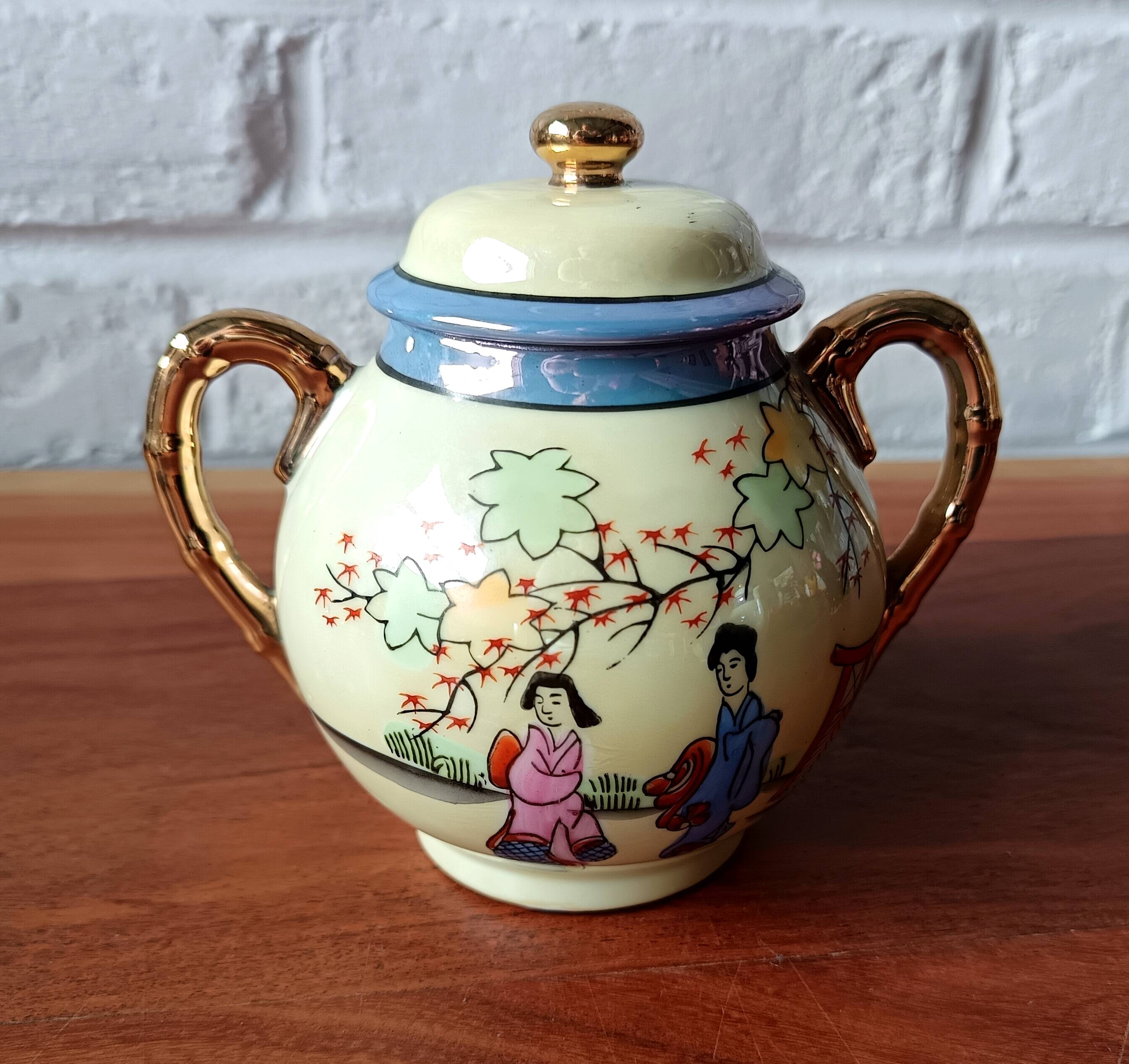 Service à thé en porcelaine fine japonaise vintage motif paysage