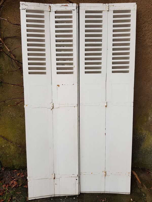 Volets à persiennes  anciens en bois