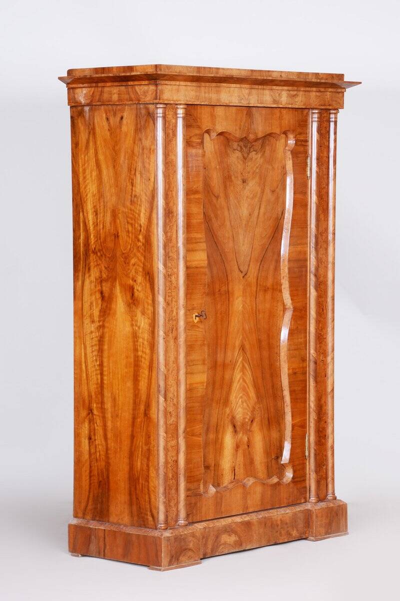 Biedermeier Cabinet in Walnut Veneer, Austria, 1840s