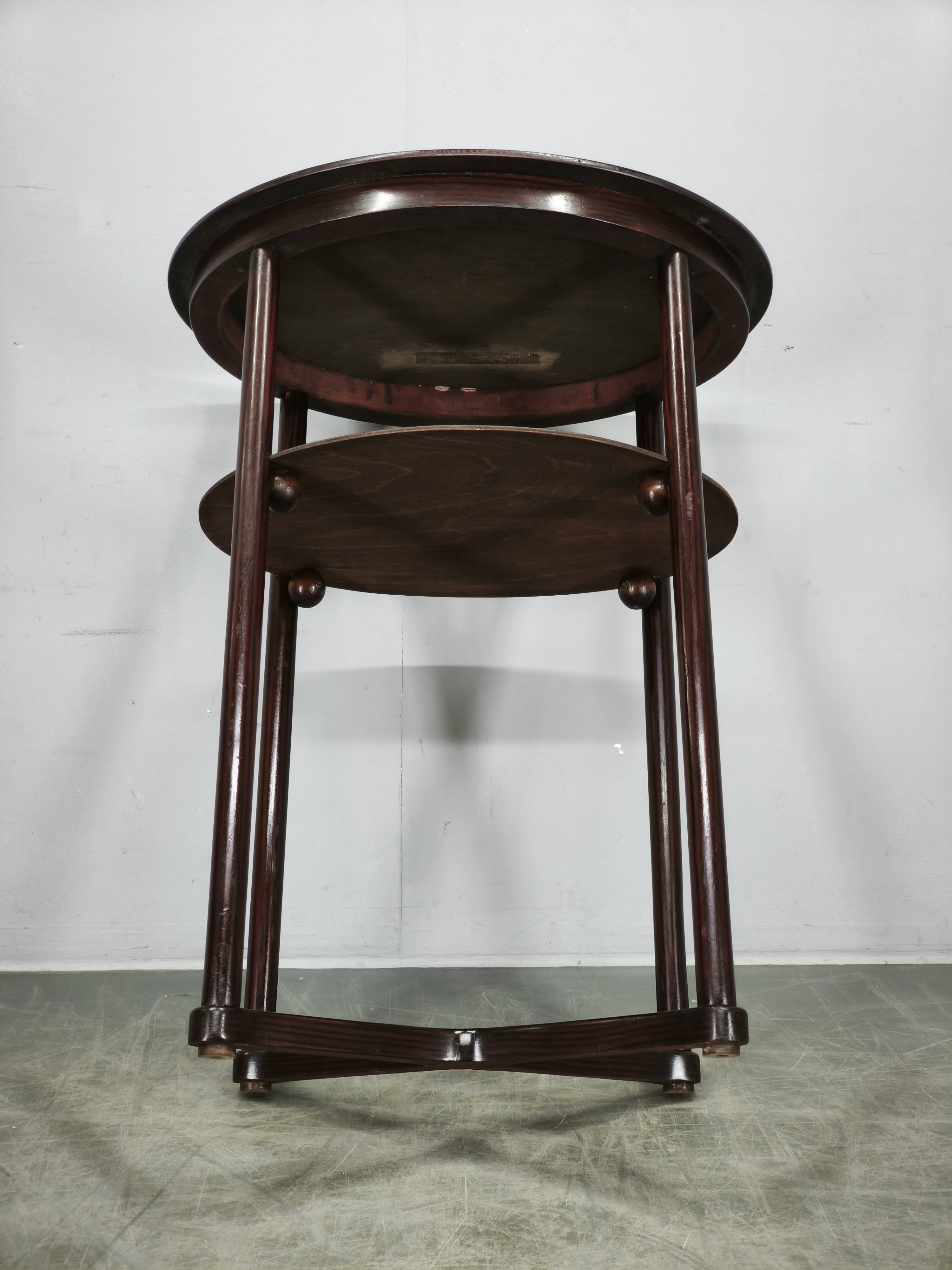 Table ovale de Josef Hoffmann pour Jacob & Josef Kohn, Vienne, vers 1900