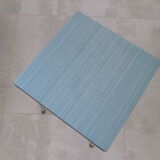 Tabouret en formica bleu