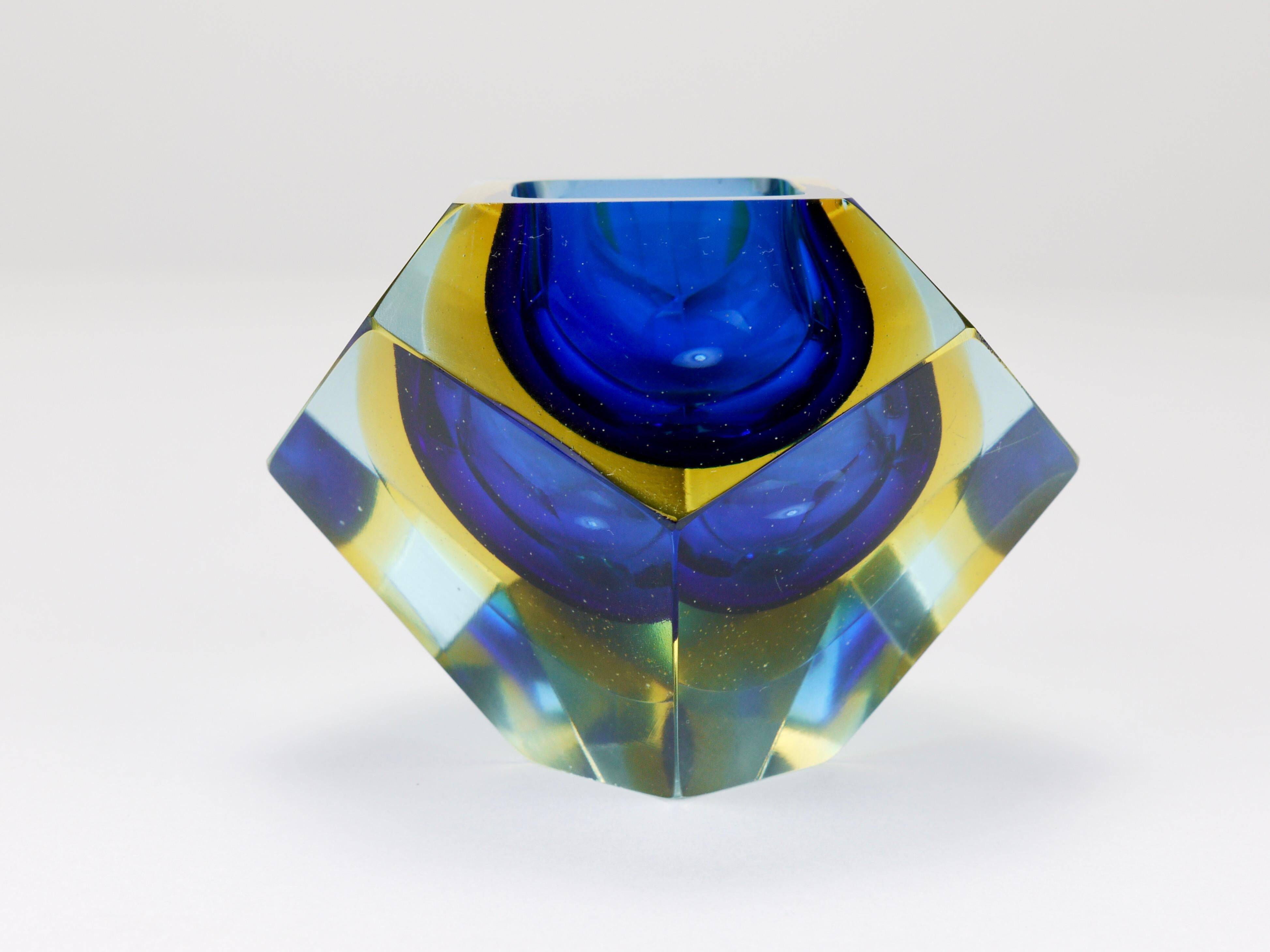Faceted diamond caviar bowl Mandruzzato Sommerso, Murano glass, Italy, 1960s