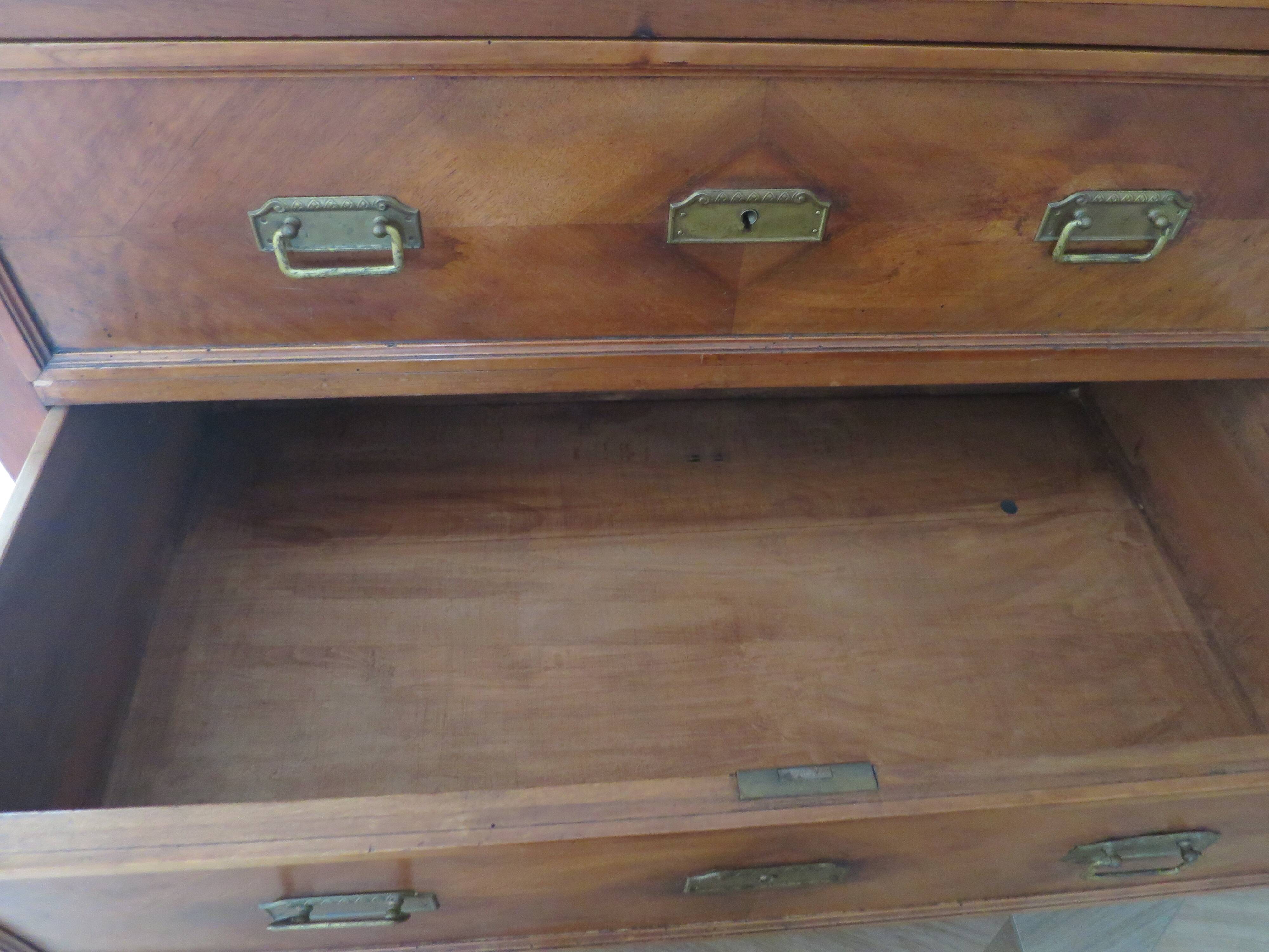 Louis Philippe style chest of drawers with 4 drawers in solid walnut and marble, 1900-1950.