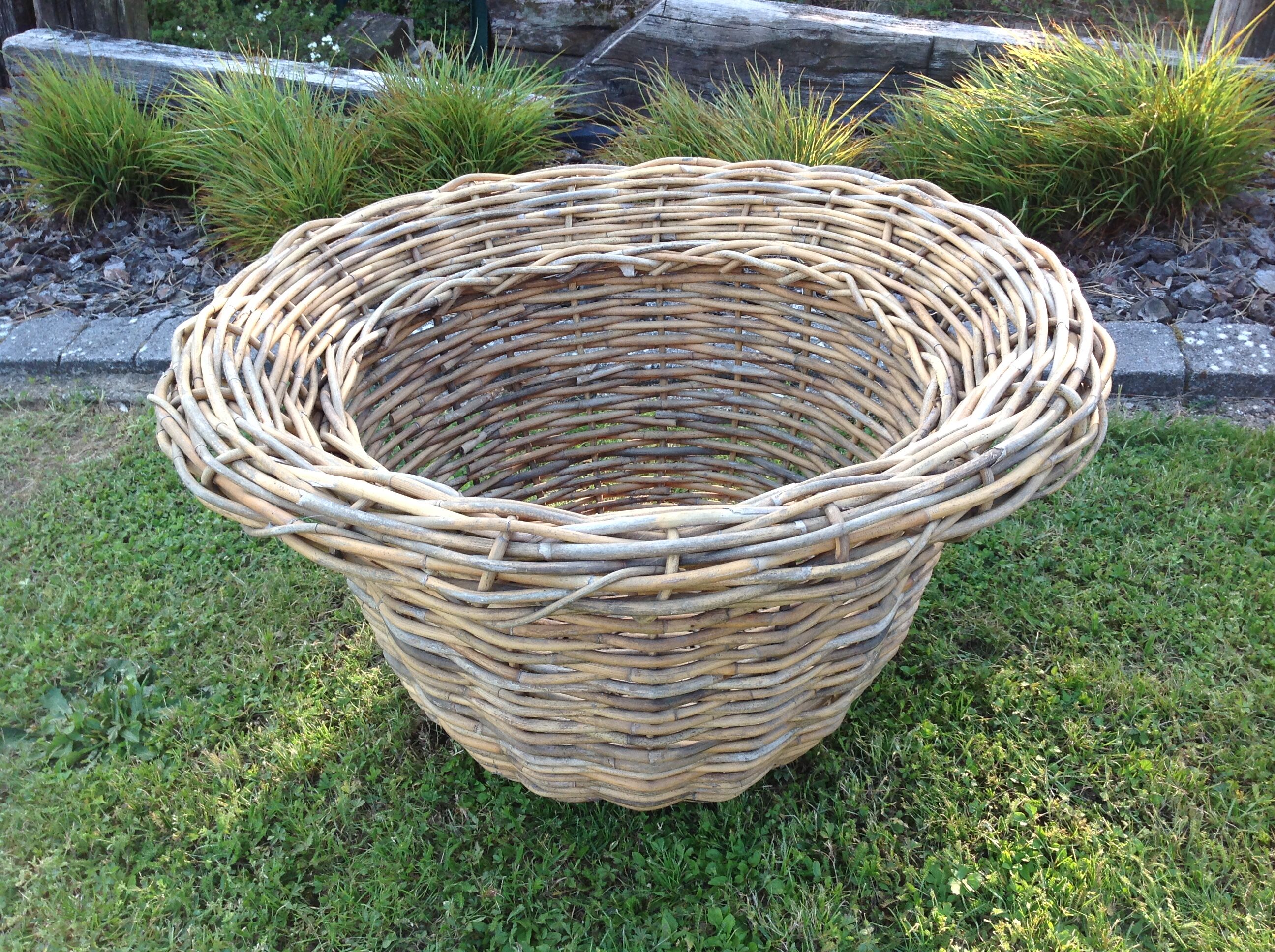 Round pot cover "King size" in rattan/vintage 70 years