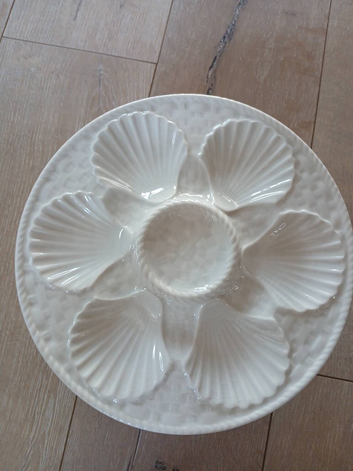 8 old Longchamp oyster plates