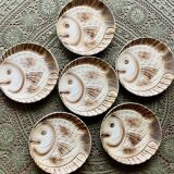 Set of 6 beige earthenware dinner plates, circa 1970, Sarreguemines, France.