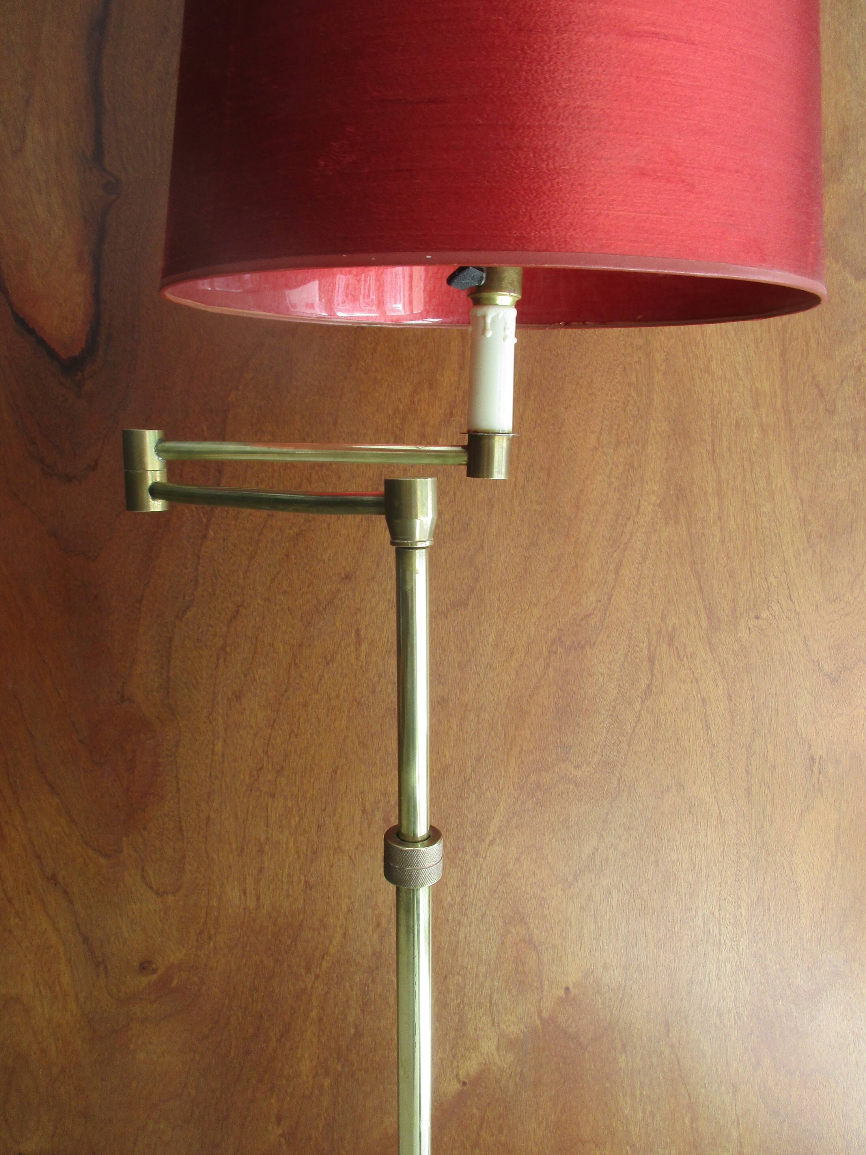 Depliable and articulated foot reader lamp