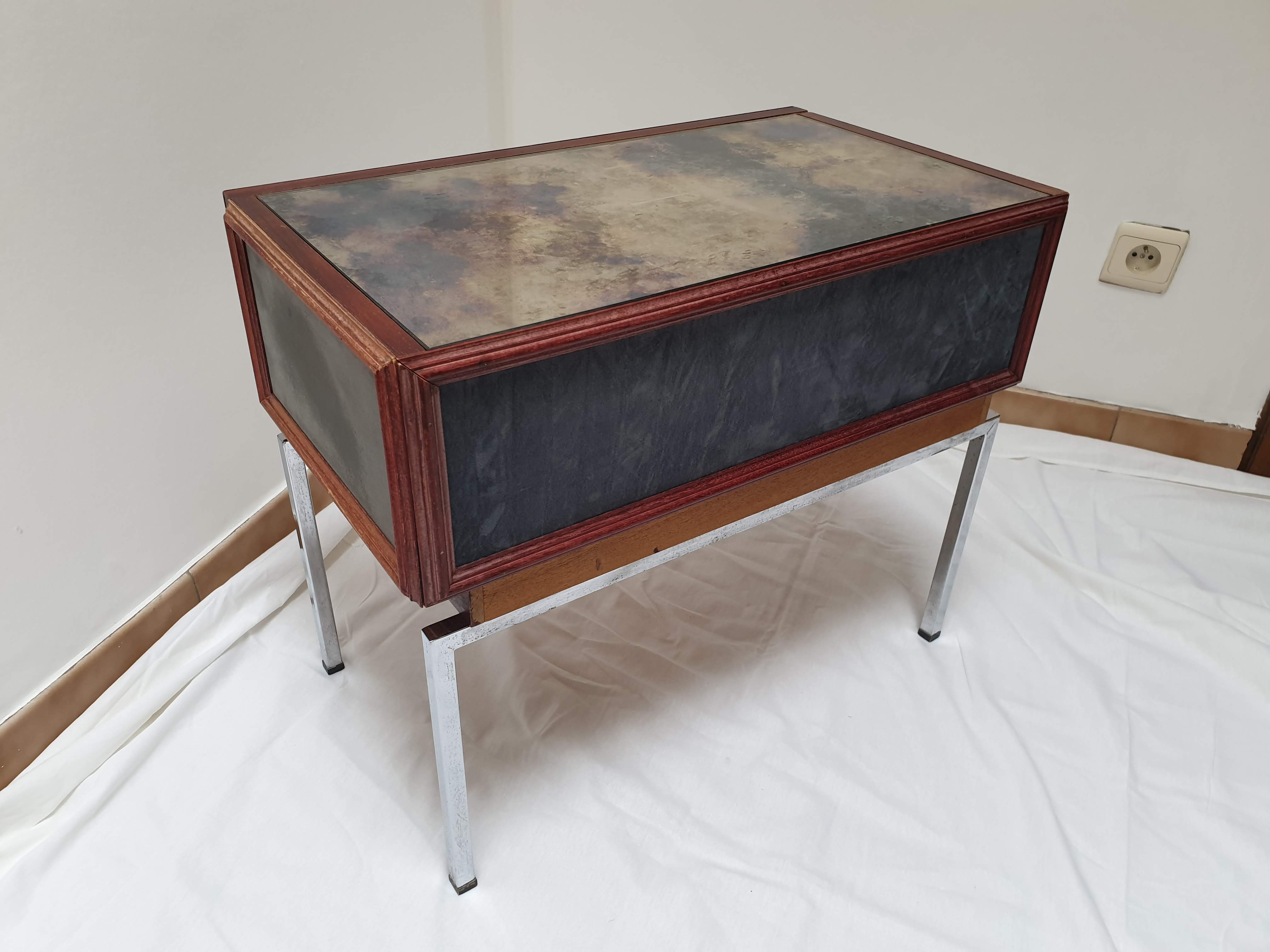 Pair of bedside tables