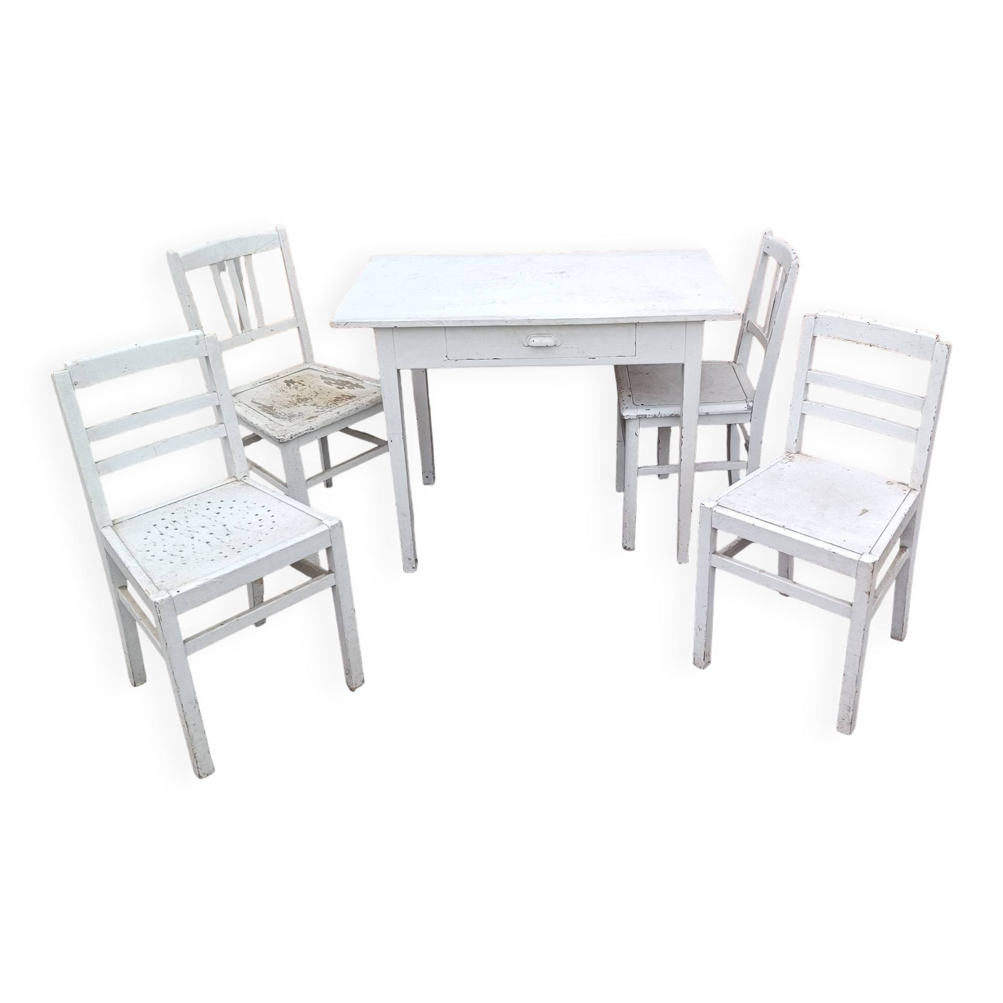 table plus 4 chairs