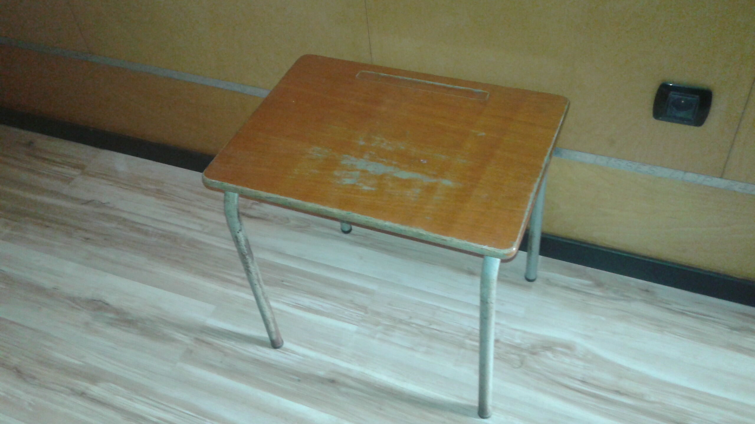 Children's desk model 322 by Jacques Hitier Mullca edition