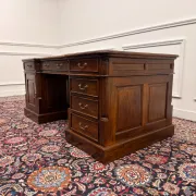 Classic English Desk Partnerdesk