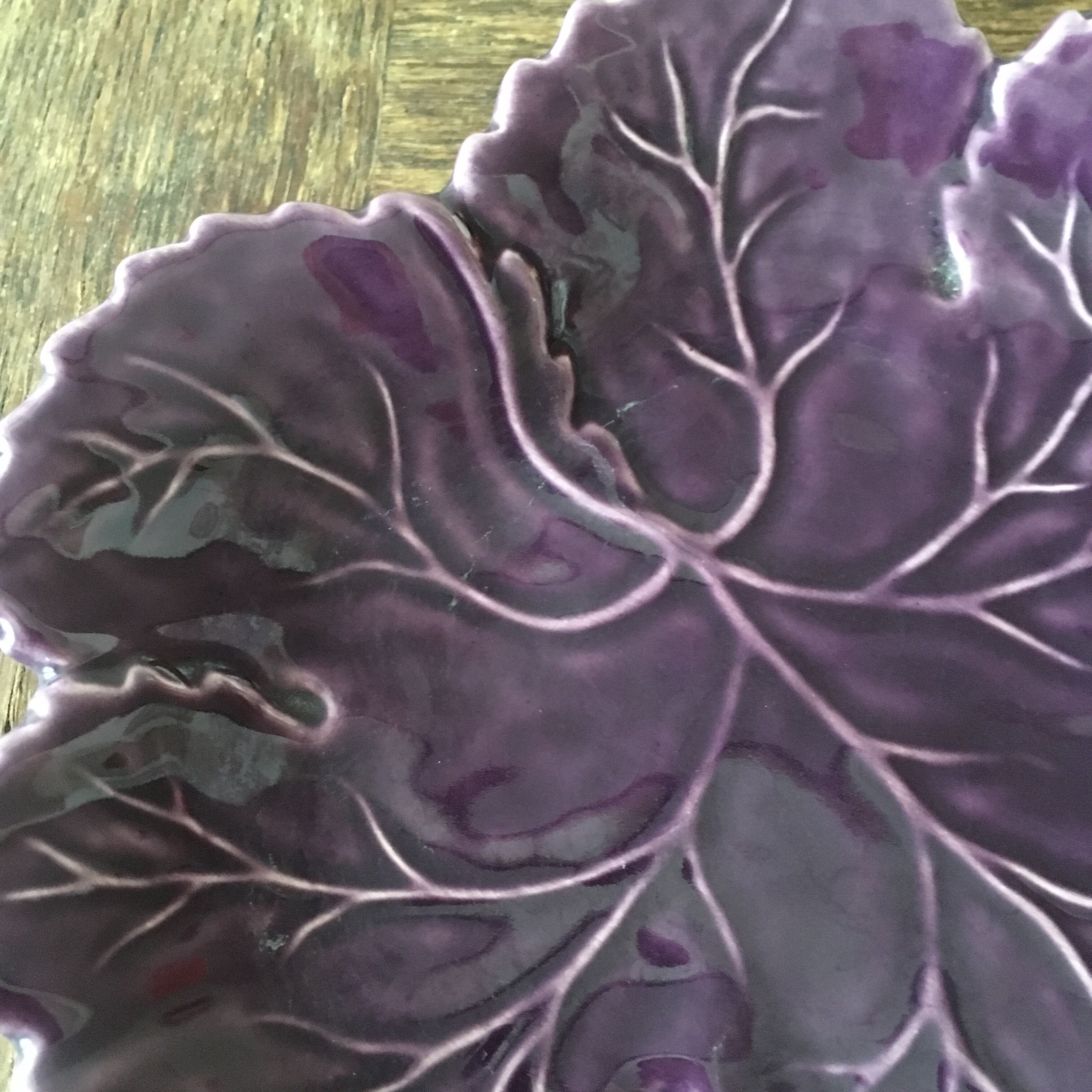 Empty pocket or purple table ceramic leaf plate