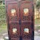 Armoire ancienne peinte à décor de scènes orientales