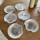 Six ramequins en verre strié