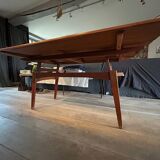 Scandinavian lift-up coffee table