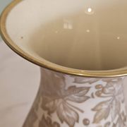 Vase en porcelaine à décor floral doré Johann Seltmann