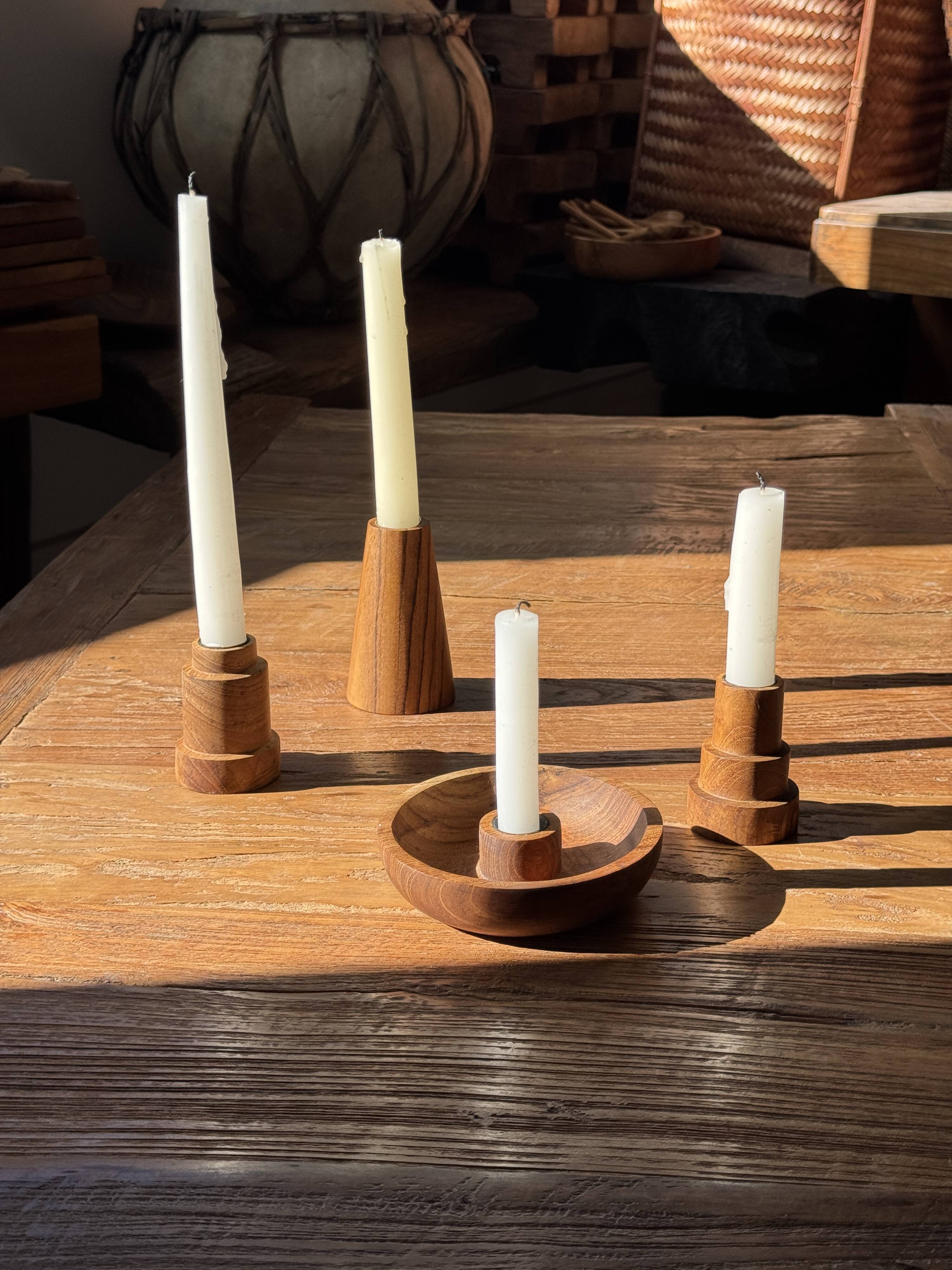 Conical circular candle holder in solid teak H10 D6